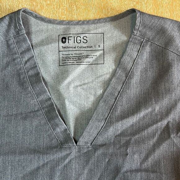 Figs Casma Three-Pocket Scrub Top GRAPHITE Small - Picture 2 of 5